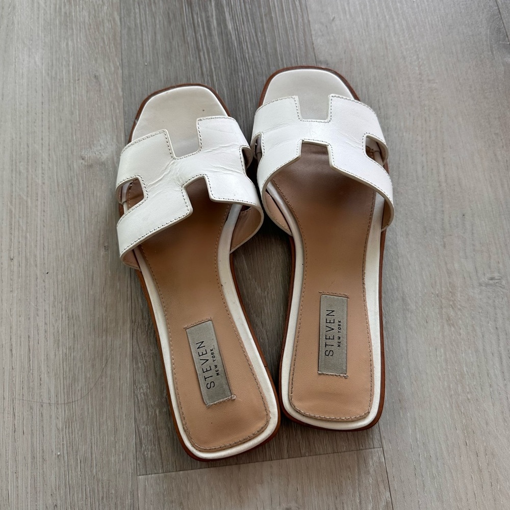 Steve Madden - Hadyn white sandal in size 7.